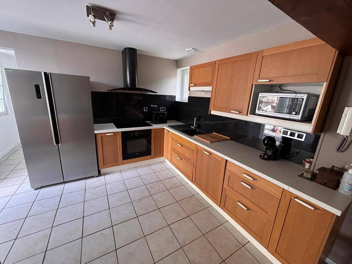 Appartement entier, Apartment with Jacuzzi 5 minutes from Rouen in Belbeuf, Région de Rouen