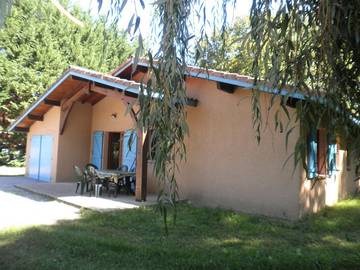 Gîte pour 6 personnes, avec jardin et terrasse dans Lac de Léon