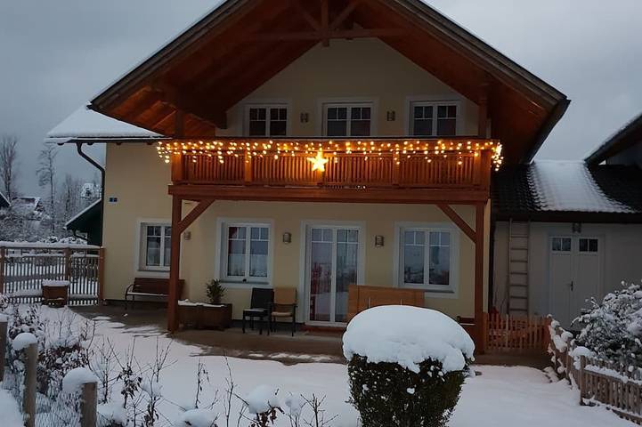 Ferienhaus für 8 Personen, mit Garten und Balkon