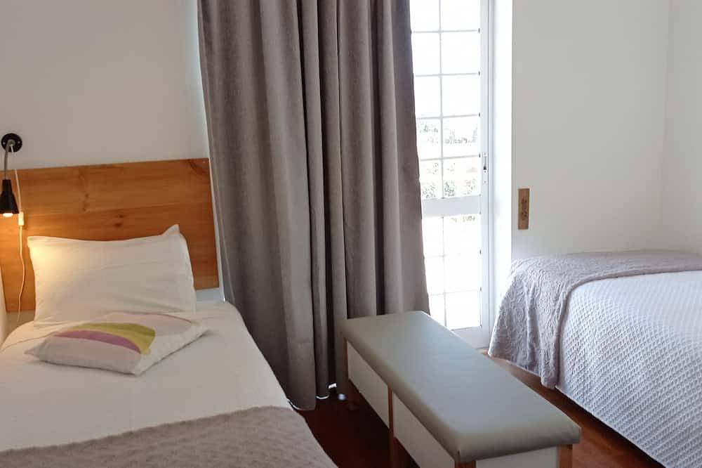 Haus mit ausgestatteter Küche in der Nähe von Stränden und Sehenswürdigkeiten in Vau, Leiria District