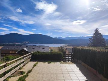 Gîte pour 5 personnes, avec jardin et vue ainsi que terrasse et vue sur le lac dans Office De Tourisme Des Angles