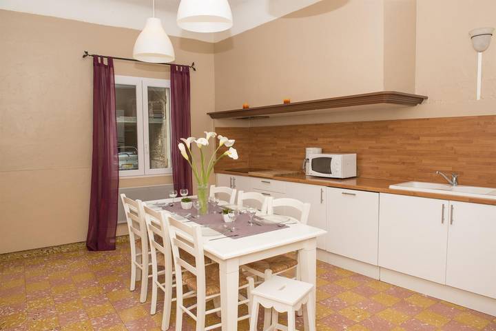 Gîte pour 4 personnes, avec terrasse et piscine à Thuir - 2