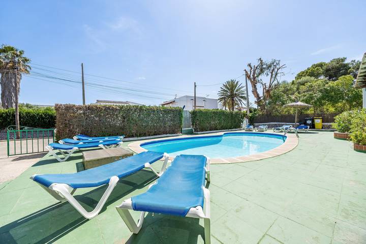 Apartamento entero, Apartamento "Felipe 1-6"  con piscina compartida y Wi-Fi ( tasas turisticas incluidas) in Cala d'Or, Santanyí