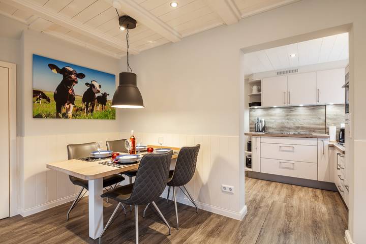 Ferienhaus für 2 Personen, mit Terrasse und Garten in Borgsum - 2