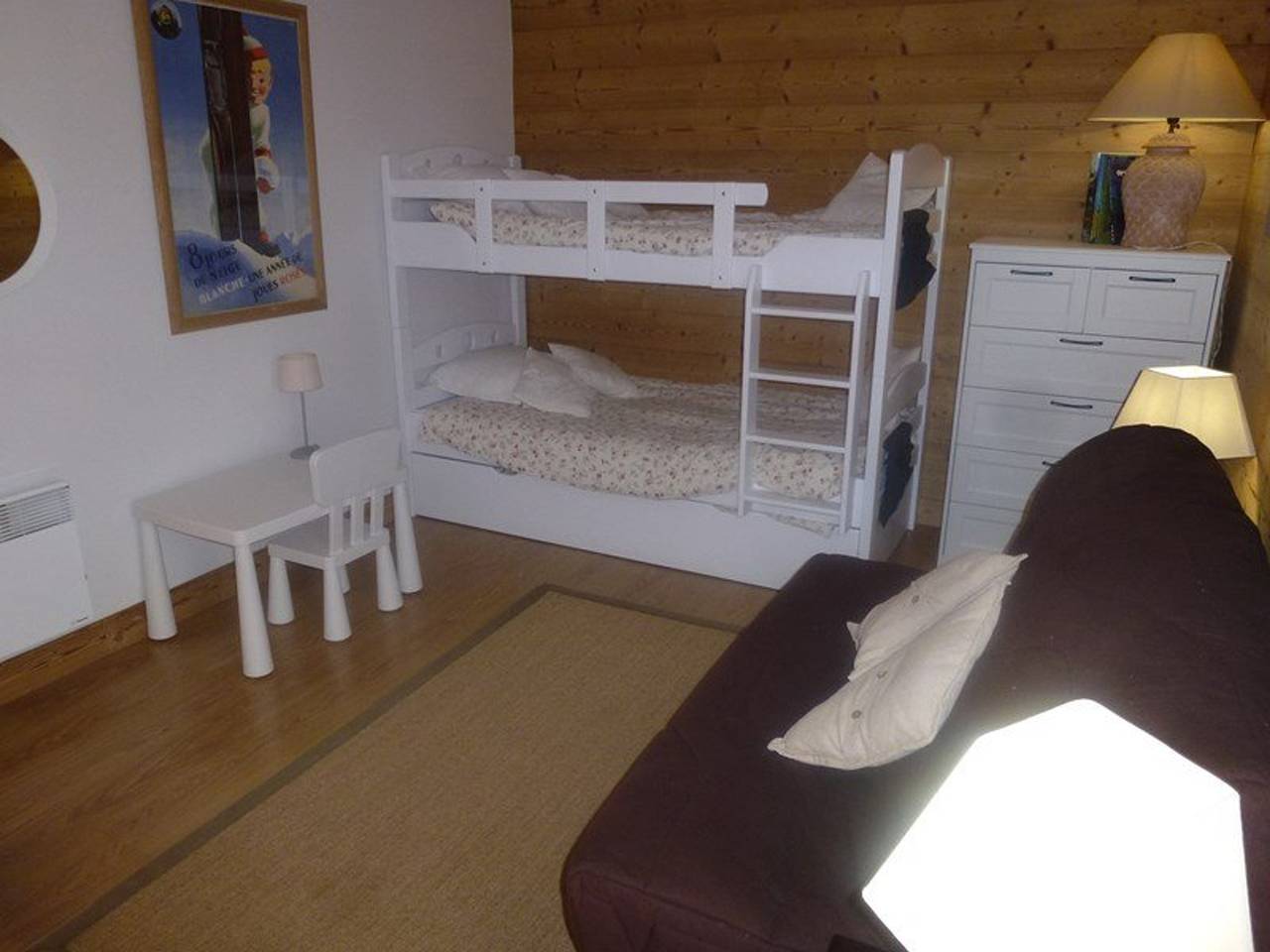 Appartement entier, Appartement chaleureux 76m², ski aux pieds, 6 couchages, balcon plein sud, Wifi, garage privé in Isola 2000, Isola