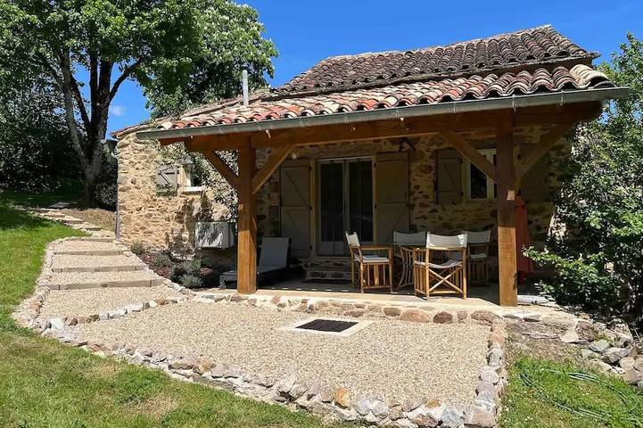 Gîte pour 4 personnes, avec Jardin à Laguépie