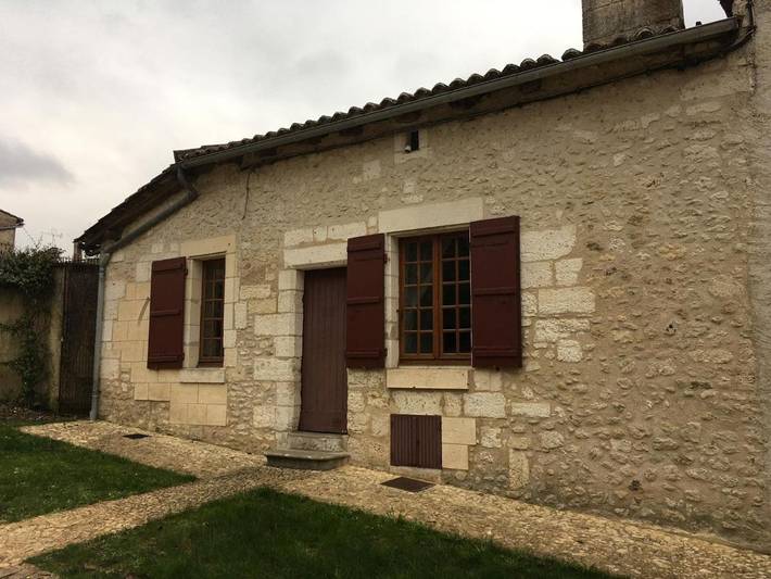 Location de vacances pour 6 personnes, avec vue et jardin à Bourdeilles - 2