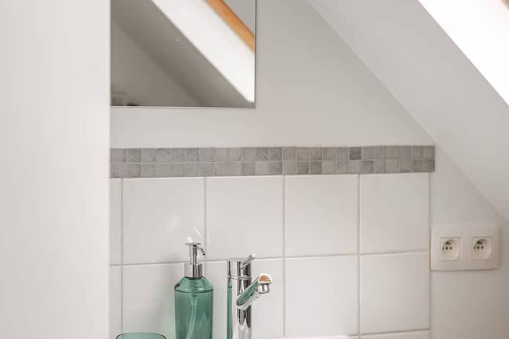 Ganze Wohnung, Under a perched roof, a small cocooning studio with private Spa in Grez-Doiceau, Wallonisch-Brabant