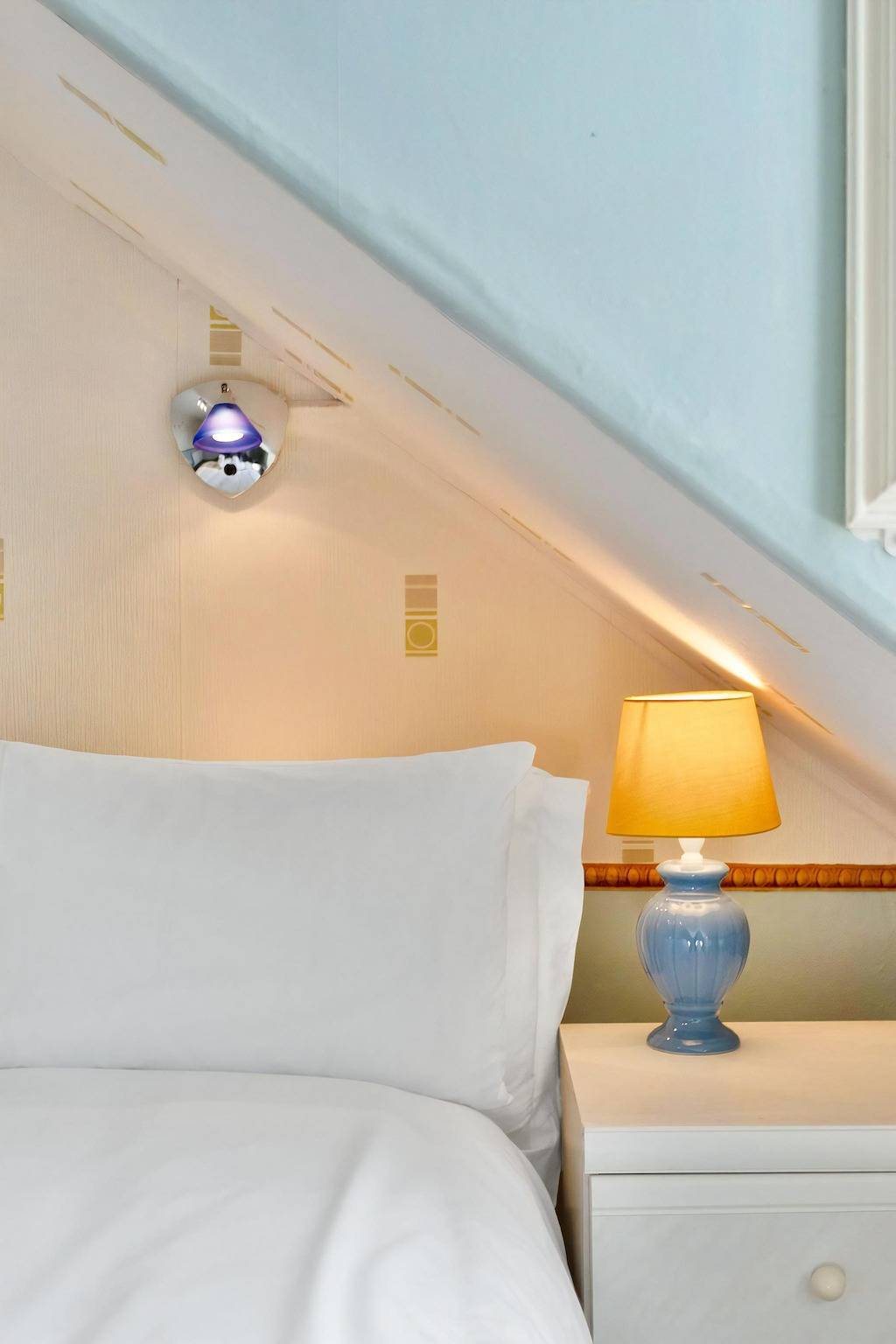 Entire apartment, Guestready - Peaceful Eaves in Stone Townhouse in Leith, Edinburgh