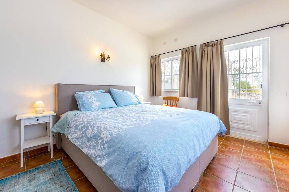 Vivenda numa localização tranquila, com todo o conforto para 6 pessoas in Paderne, Distrito de Faro