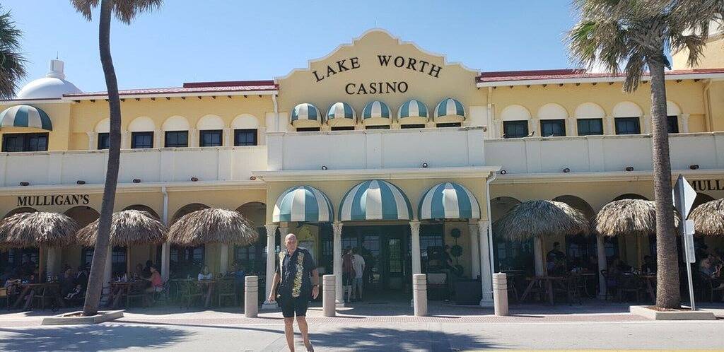 Ocean Vacation Breeze Your best vacation spot only 1 mile to the Beach. in Lantana, Palm Beach County