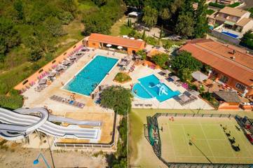 Camping für 4 Personen, mit Whirlpool und Sauna sowie Kinderpool in Canet-en-Roussillon