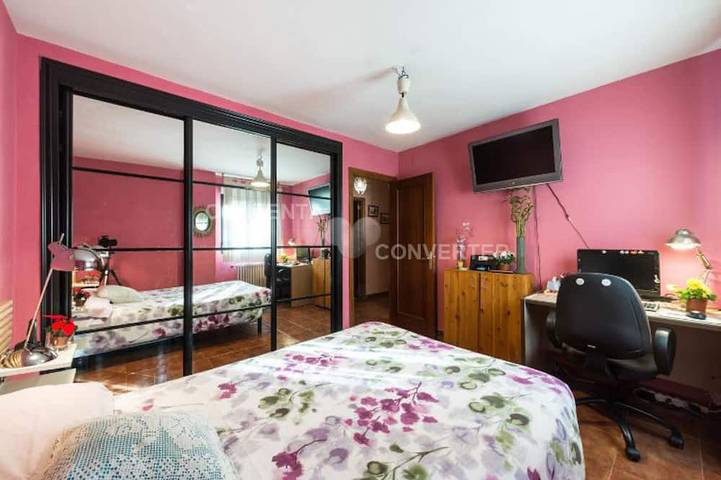 Entire apartment, Magnificent House With Garden In Madrid 10 Pax - WIFICasa with garden in Barajas, Madrid