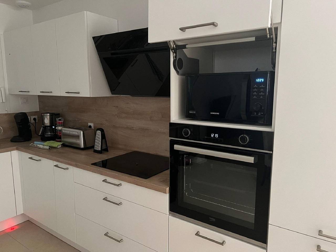 Villa l'Esquirol with view and pool in Roquebrun, Béziers region