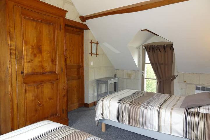 Gîte pour 4 personnes, avec jacuzzi ainsi que terrasse et jardin à Beaumont-en-Véron - 3