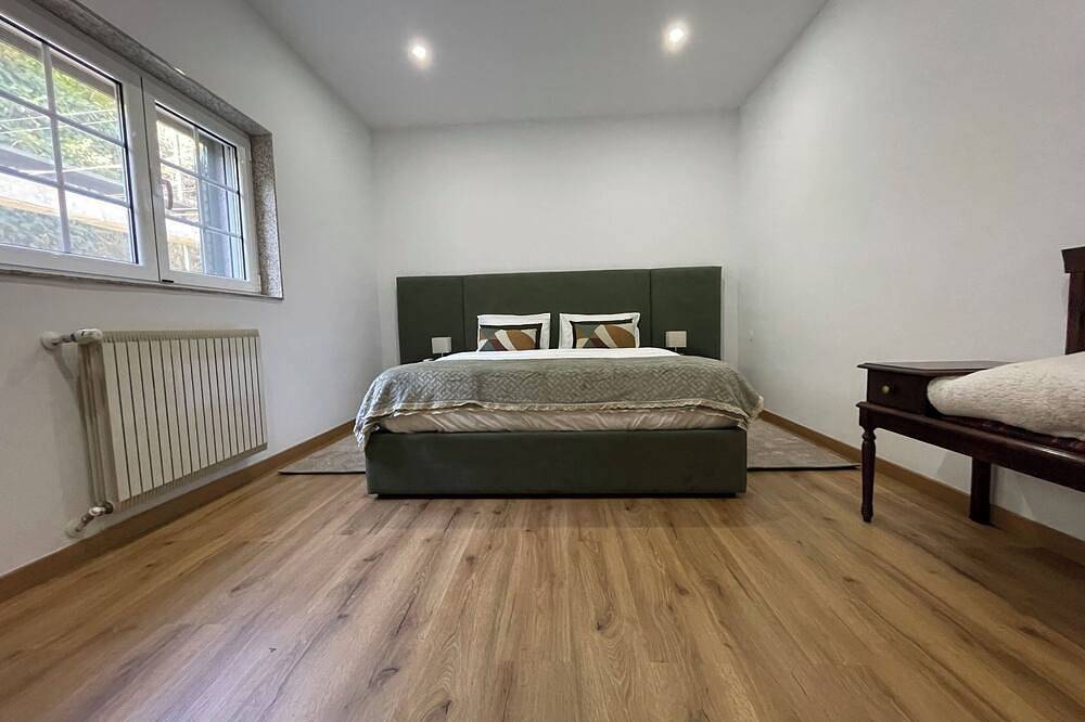 Serene 4-bedroom house with Ac and Wifi in Chaves in Chaves, Vila Real Distrikt