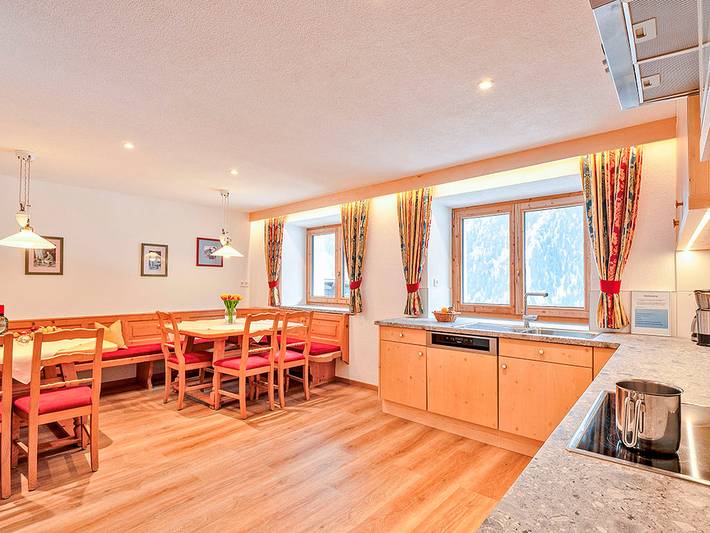 Ferienhaus für 14 Personen, mit Balkon im Ötztal - 2