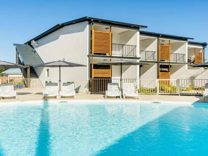 Appartement de vacances pour 4 personnes, avec piscine ainsi que jacuzzi et terrasse