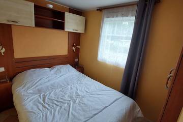 Camping pour 6 Personnes dans Saint-Père-Marc-en-Poulet, Région de Saint-Malo, Photo 1