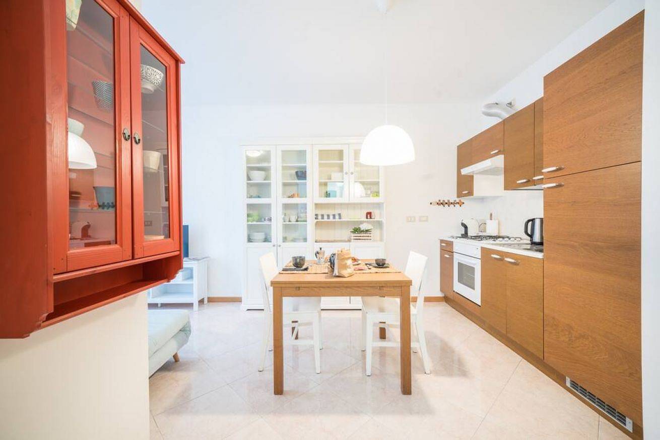 Appartement entier, Appartement de vacances pour 2 personnes in Desenzano del Garda, Montagnes autour du lac de Garde