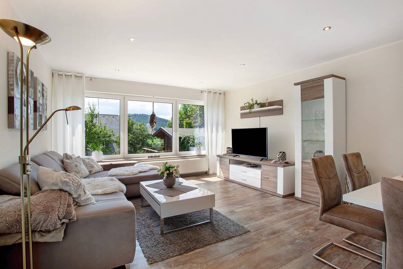 Ganze Wohnung, Ferienwohnung 'Am Wald' mit Privatterrasse, Gemeinschaftsgarten und Wlan in Eslohe, Hochsauerlandkreis