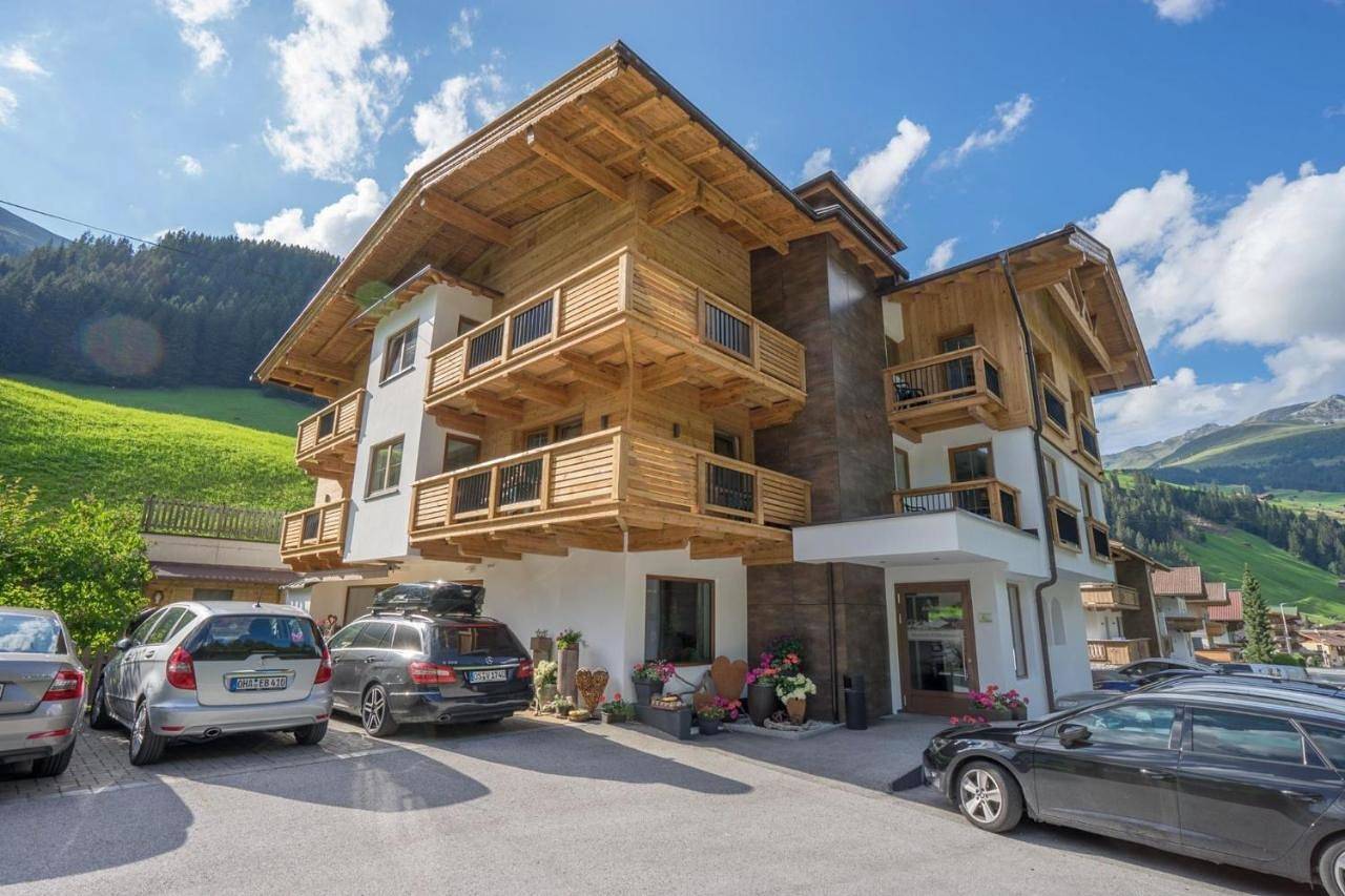 Hotel Burgschrofn in Tux Alps, Hintertux