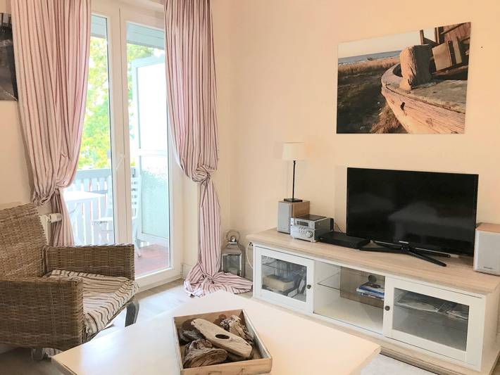 Ferienwohnung für 3 Personen, mit Sauna und Garten sowie Balkon, kinderfreundlich in Prerow