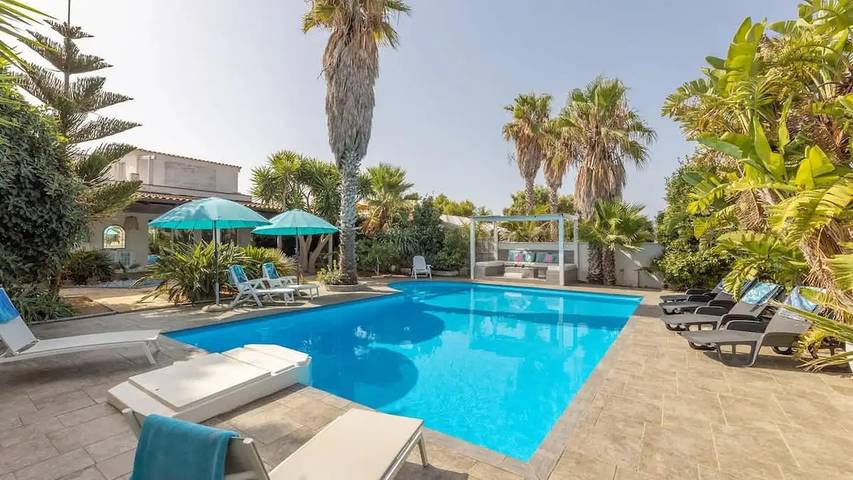 Villa per 18 persone, con piscina a Gallipoli