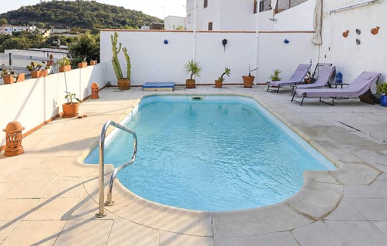 Apartamento para 7 personas, con Piscina en El Castillo de las Guardas