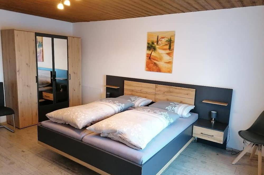 Ganze Wohnung, Gemütliche Ferienwohnung Schloßberg (37qm) mit Balkon und kostenlosem Wlan in Kollnburg, Ostbayern
