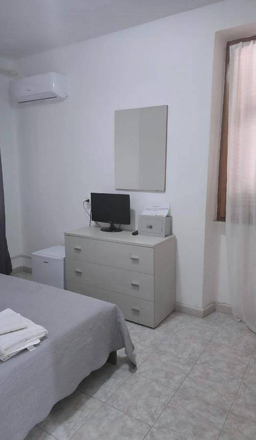 Chambre d’hôte pour 3 personnes, avec jardin, animaux acceptés dans La Maddalena - 4