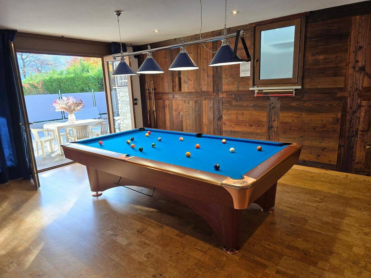 Appartement entier, Appartamento con Biliardo Privato Patio e Parcheggio Aosta in Saint-Christophe, Alpes valaisannes