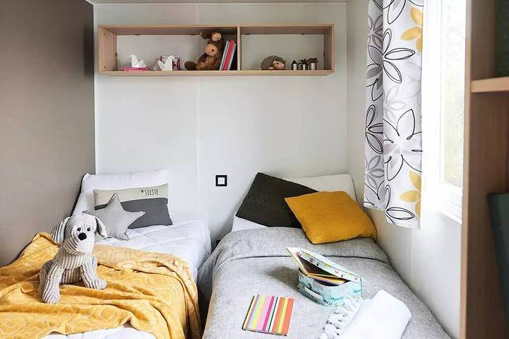 Camping pour 4 personnes, avec piscine et jardin à Lannion