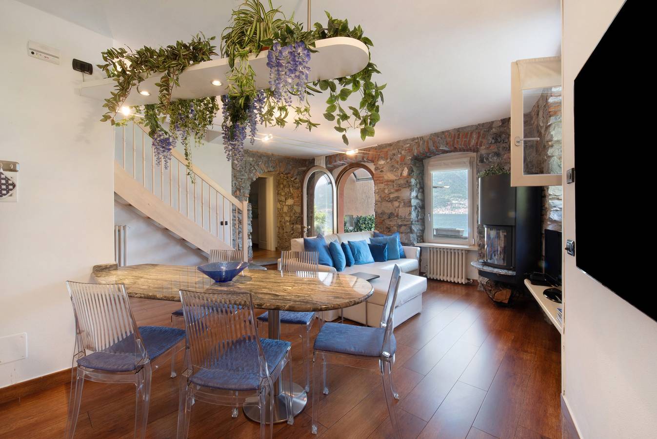 Luxuriöse Unterkunft am See mit Seeblick und Wlan in Lezzeno, Comer See