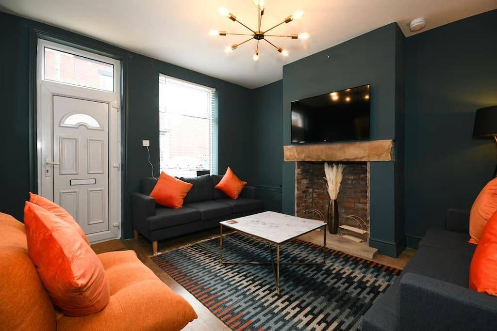 Three-Bedroom House in Chesterfield, Derbyshire
