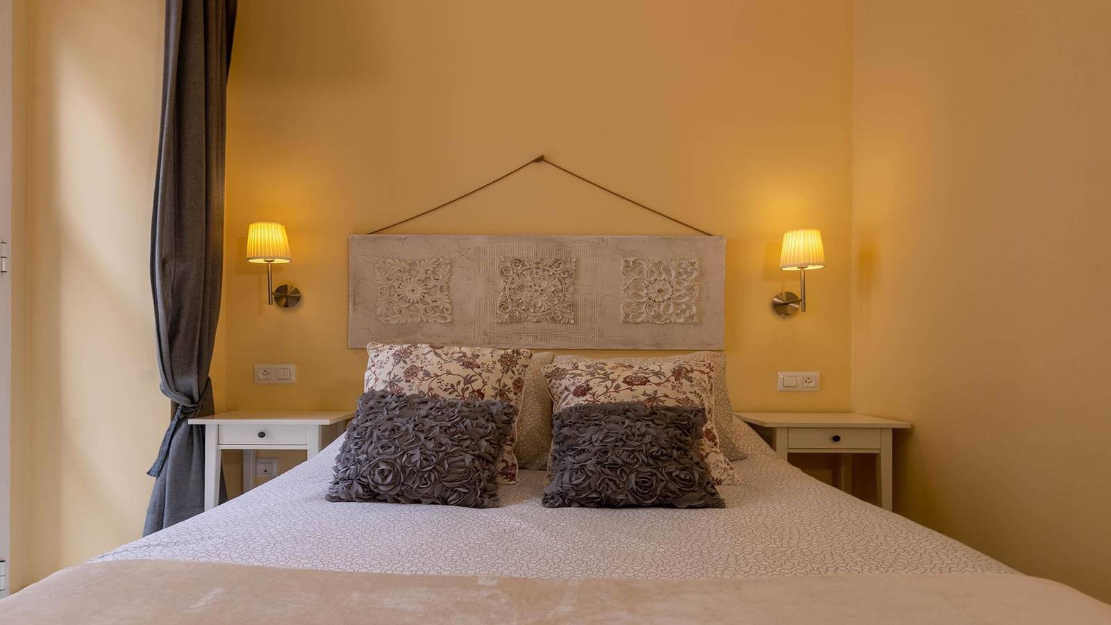 Entire vacation apartment, Apartment Dux Veragua Seville Center 3 Bedrooms ⭐⭐⭐⭐ in Casco Antiguo, Sevilla