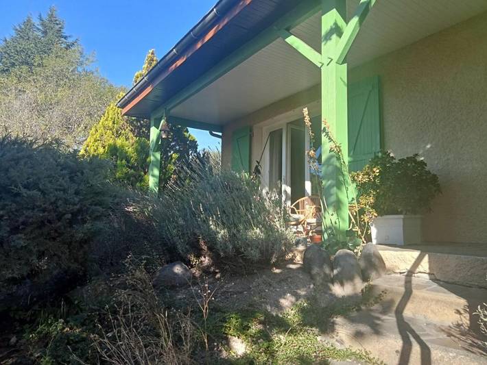 Location de vacances pour 6 personnes, avec vue et jardin à Ceyrat