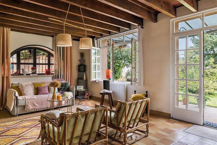 Location de vacances pour 3 personnes, avec piscine à Lancié