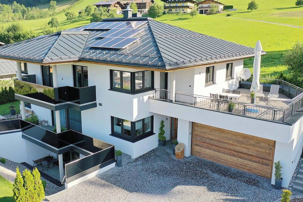 Ganze Wohnung, Traum Ferienwohnung  mit großer Terrasse in Pfarrwerfen, Bundesland Salzburg