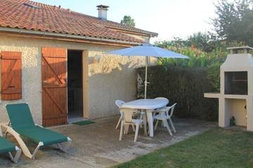 Location de vacances pour 10 personnes, avec terrasse et jardin à Buanes