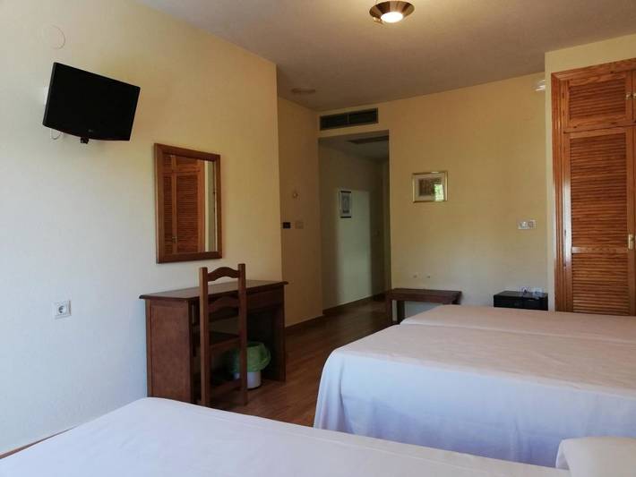 Hôtel pour 2 personnes, avec jardin à Pinos Genil - 3