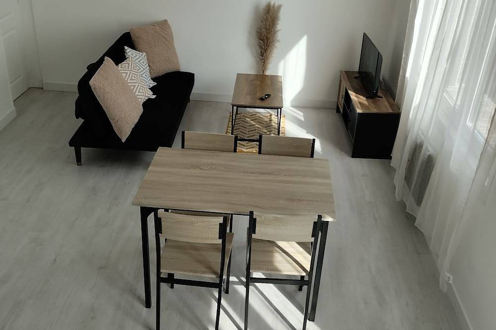 Appartement entier, Appartement  proche du centre ville,des restaurants et commerces,parking gratuit in Lillers, Région de Béthune