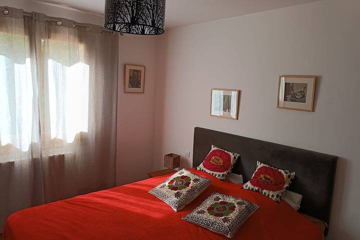 Appartement entier, Spacieux Trois pièces au centre du village et aux pieds des pistes in Puy-Saint-Vincent, Parc national des Écrins