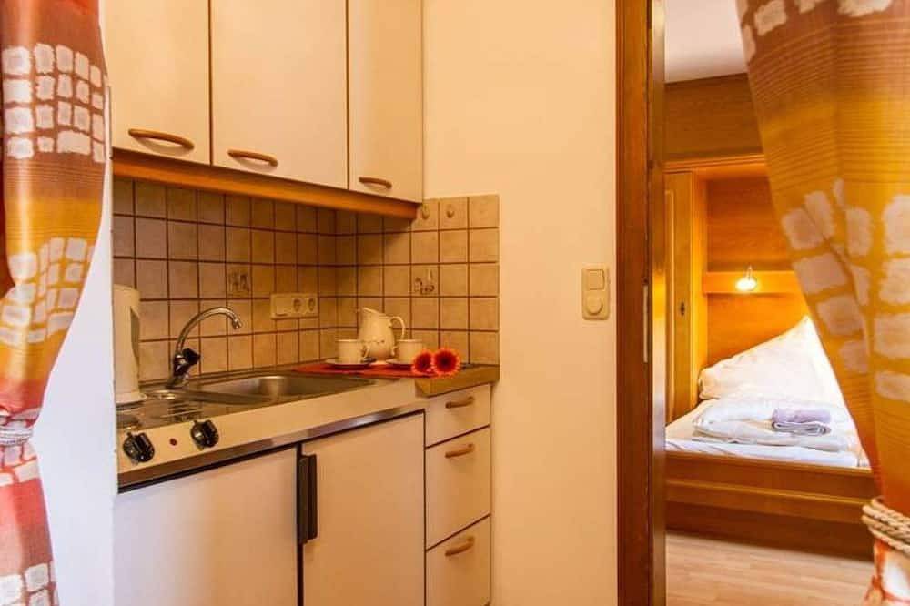 Pension Haus Tirol - family room, shower, Wc, 2 bedrooms in Leogang, Saalbach-Hinterglemm
