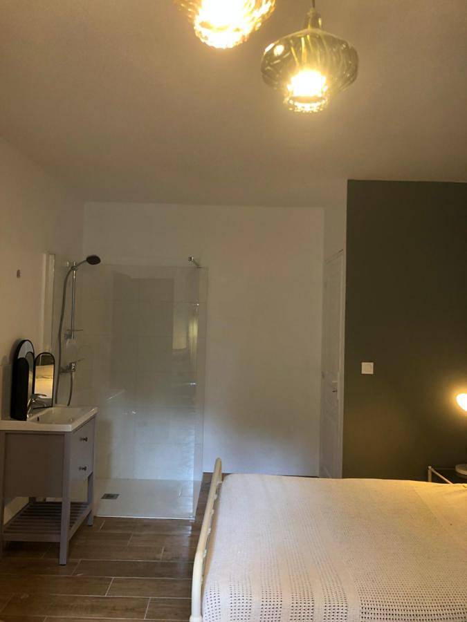 Gîte pour 2 personnes, avec jardin dans La Brousse - 3