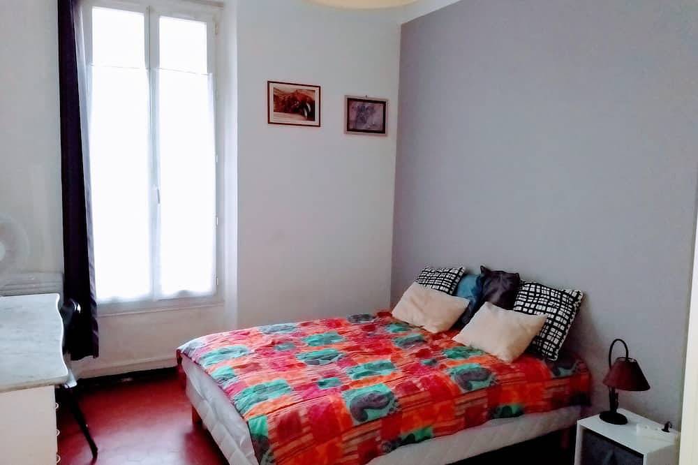 Appartement entier, Appart T2 typique Toulon À 50 M Des Plages Du Mourillon in Toulon, Région de Toulon