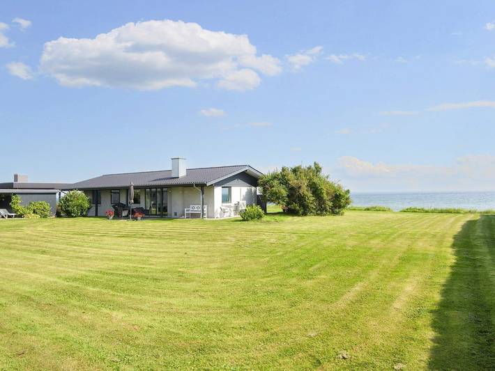 Ferienhaus für 6 Personen, mit Terrasse in Dyngby Strand