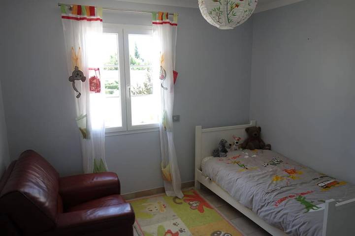 Location de vacances pour 2 personnes, avec jardin et terrasse à Sénas - 4