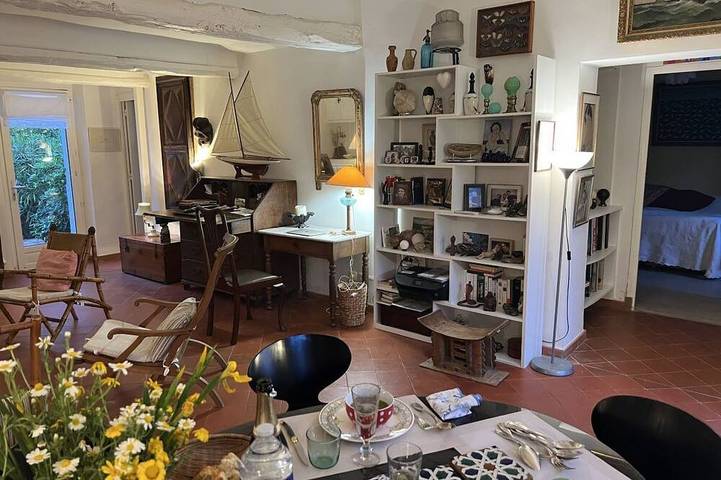 Au coeur du village, belle villa 100m2, clim, 8 pers, 3 terrasses, jardin fleuri in Hyeres, Côte méditerranéenne (France)