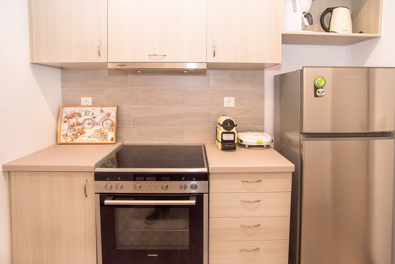 Ganze Wohnung, Grigoriou Lampraki 21 in Glifada, Süd-Athen